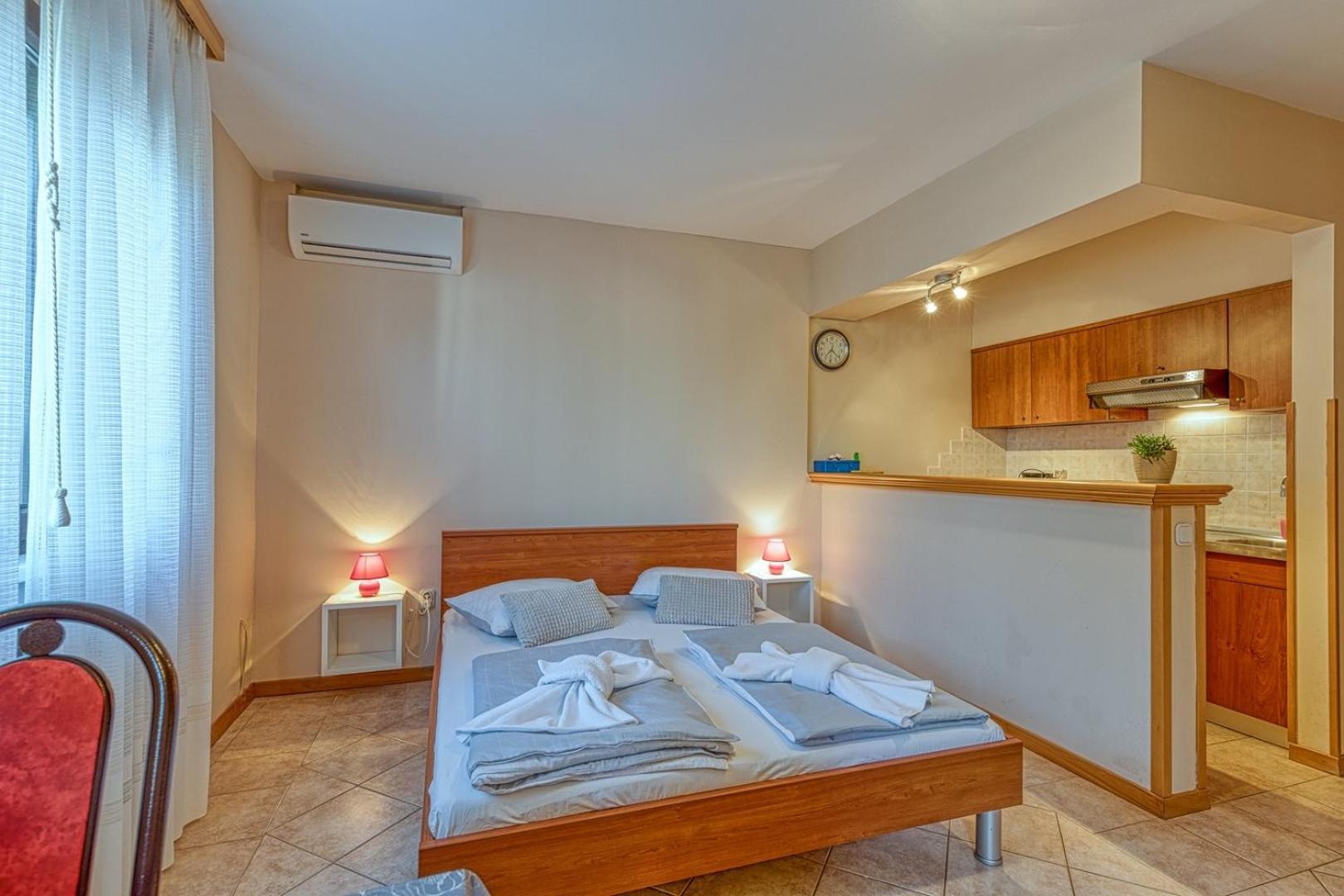 Apartment Vilma Funtana Exterior photo