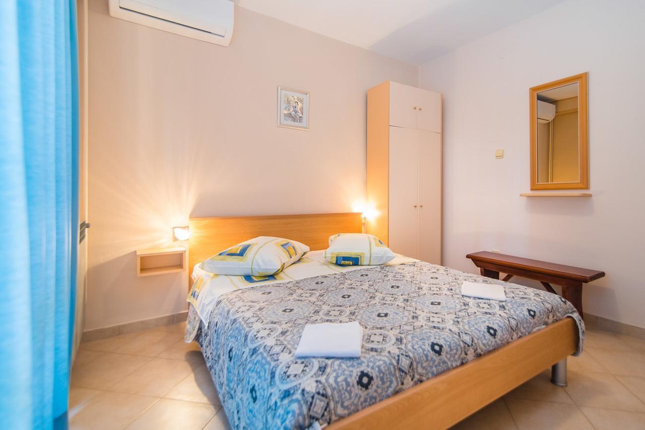 Apartment Vilma Funtana Exterior photo